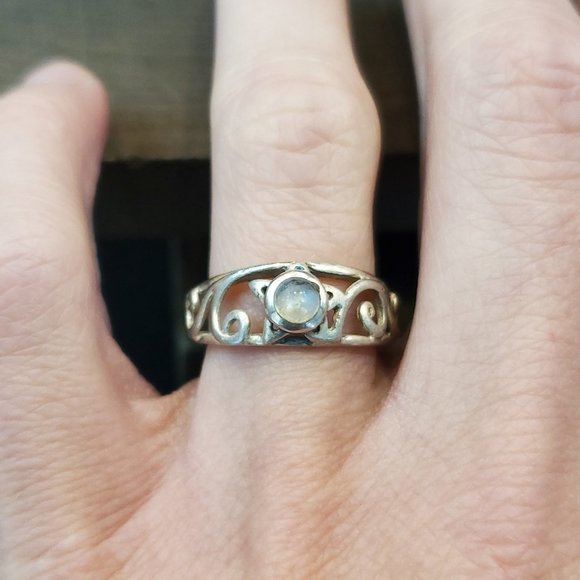 Size 6.25 925 Sterling Silver Moonstone Tarnished Ring - Picture 1 of 6